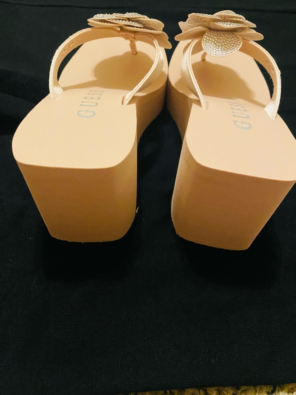 GUESS Blush Pink Platform Flip Flop Sandals with Floral  very soft